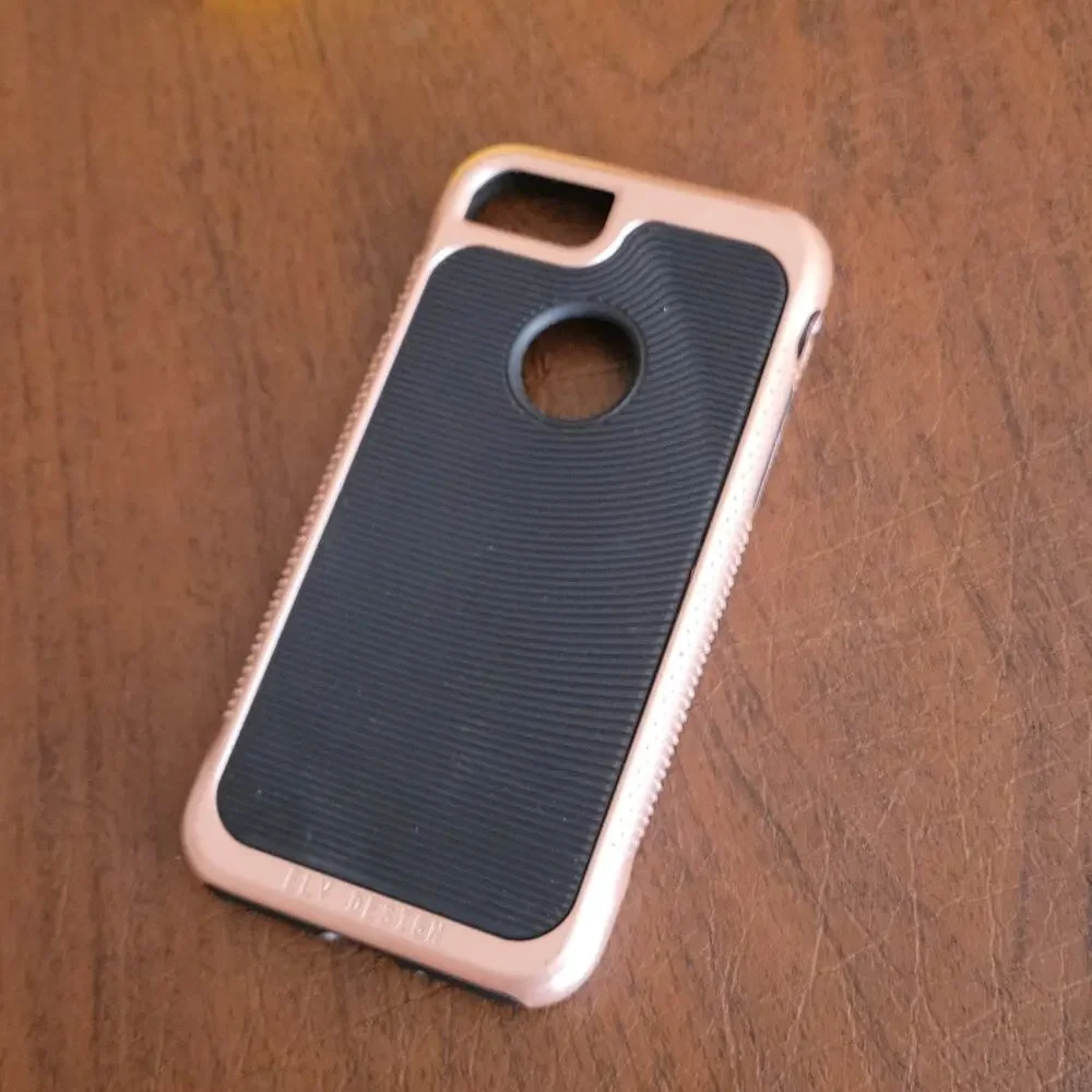 New Outterbox Marvel Series Protection NIB Pink Gold Case for  iPhone 7 or 8